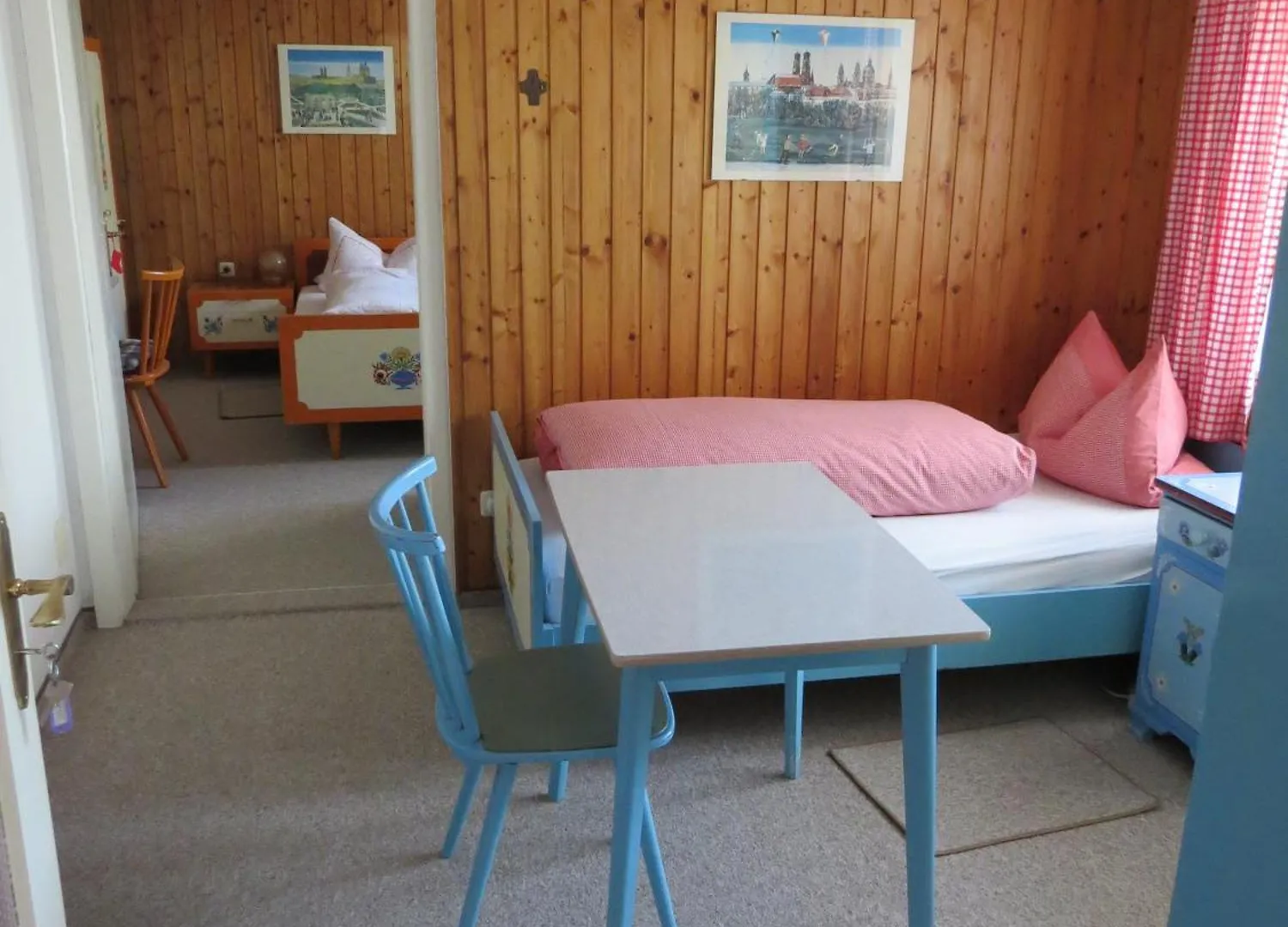 Gaestehaus Huber - Traditional Sixties Hostel Feichten