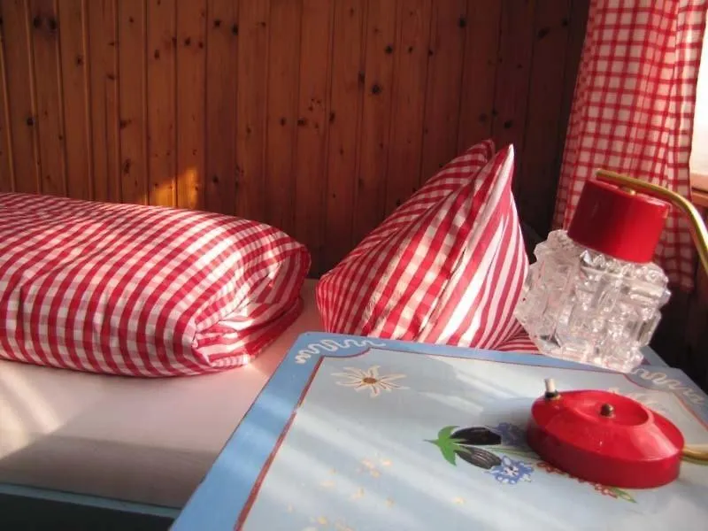 Guest house Gaestehaus Huber - Traditional Sixties Hostel Feichten