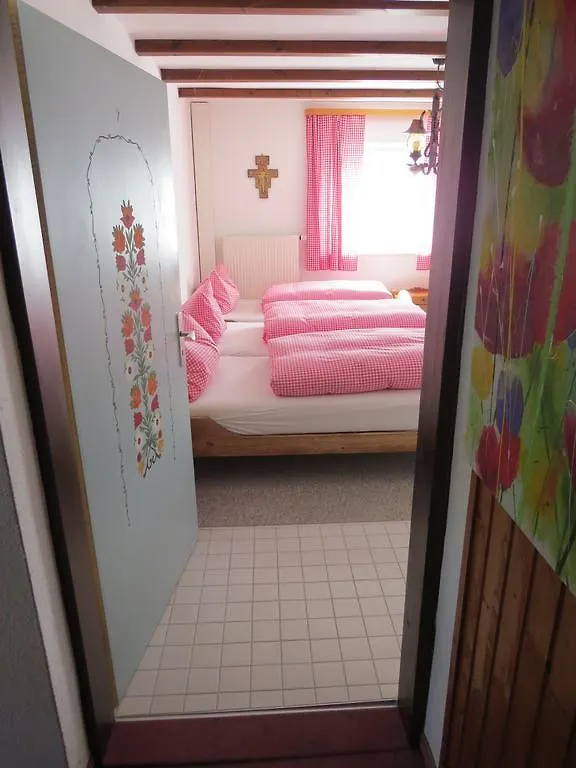 *** Guest house Gaestehaus Huber - Traditional Sixties Hostel Feichten Germany