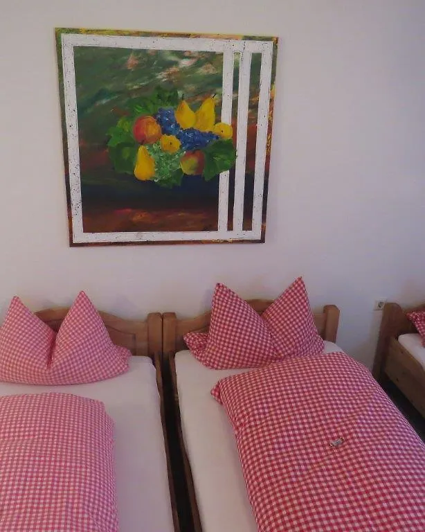 Guest house Gaestehaus Huber - Traditional Sixties Hostel Feichten