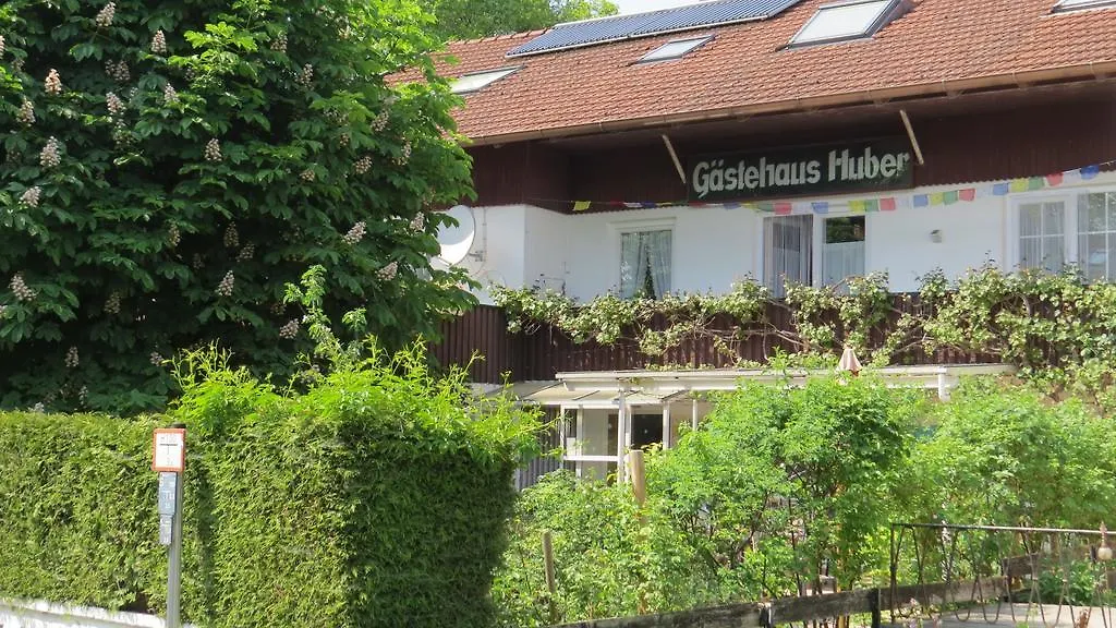 Guest house Gaestehaus Huber - Traditional Sixties Hostel Feichten