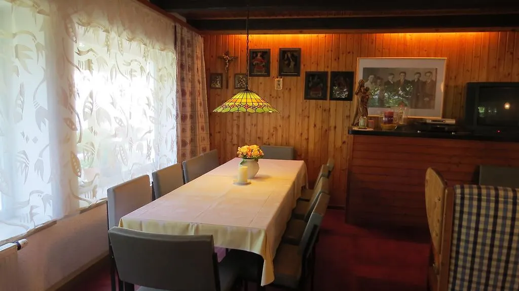 *** Guest house Gaestehaus Huber - Traditional Sixties Hostel Feichten Germany