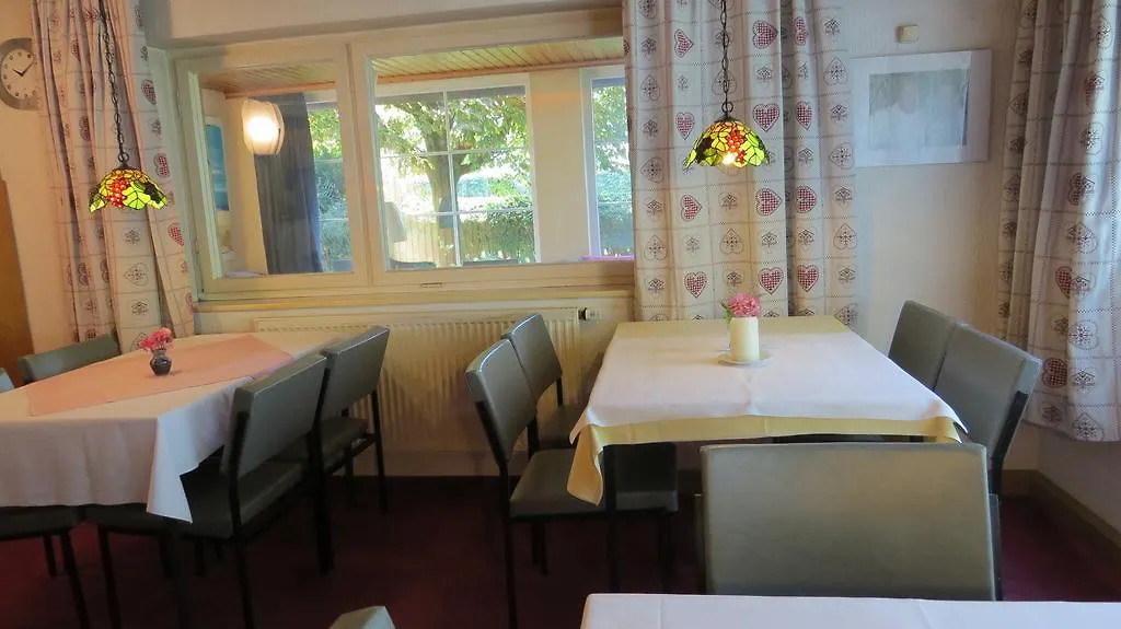 Gaestehaus Huber - Traditional Sixties Hostel Feichten