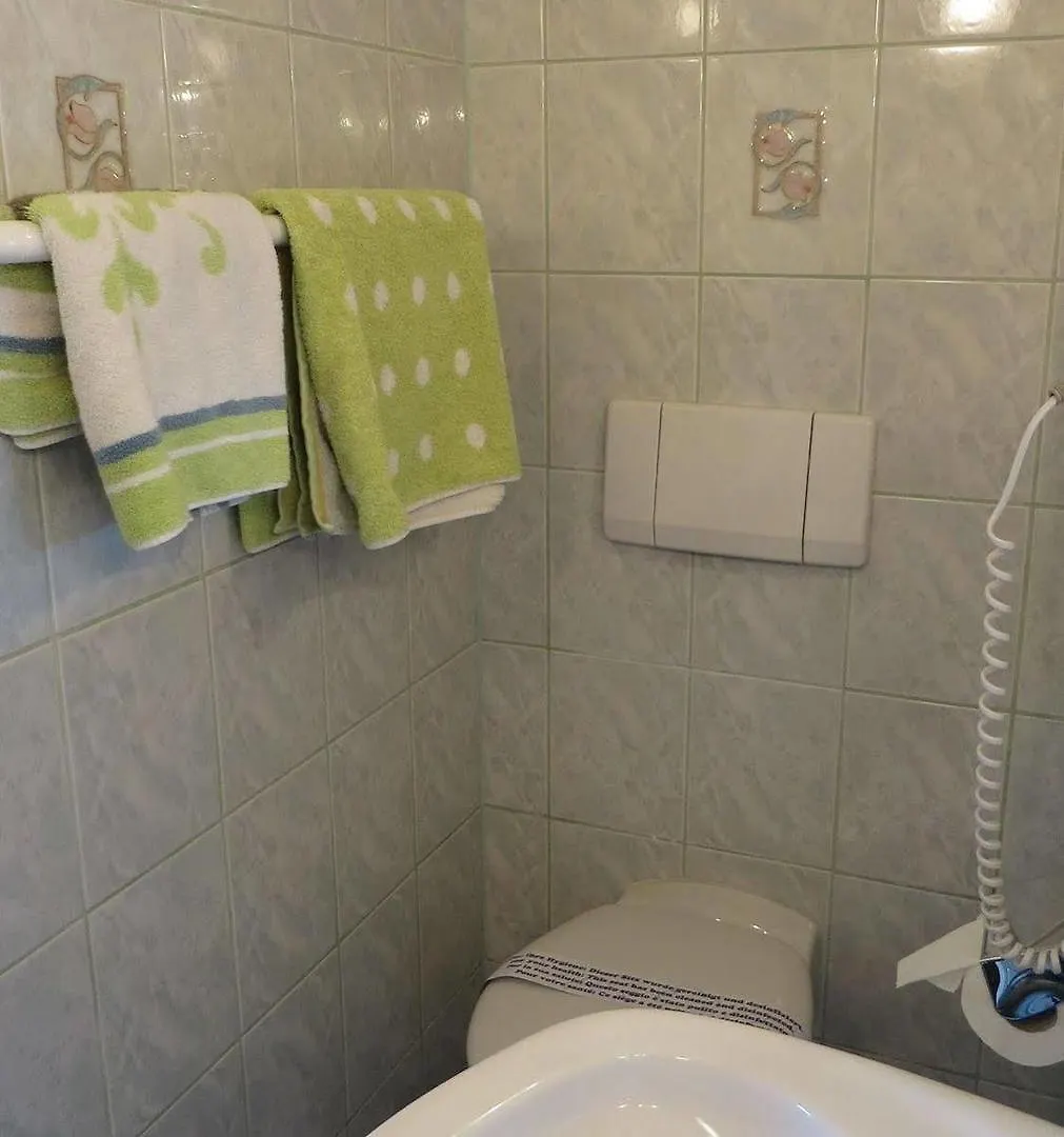 *** Guest house Gaestehaus Huber - Traditional Sixties Hostel Feichten Germany