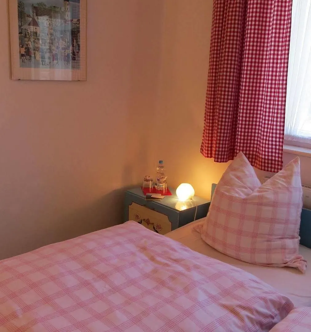 Guest house Gaestehaus Huber - Traditional Sixties Hostel Feichten