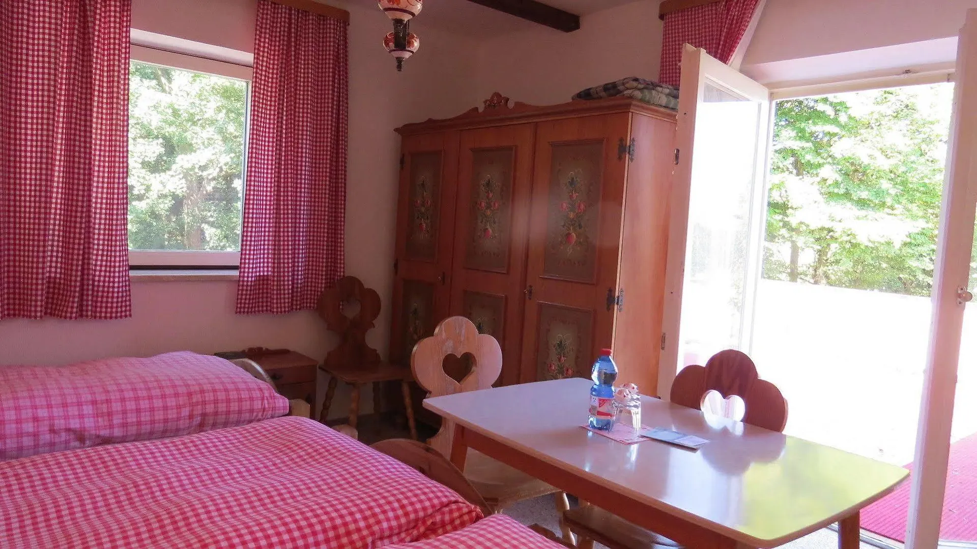 Gaestehaus Huber - Traditional Sixties Hostel Feichten